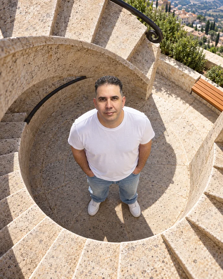 Ejemplo del plano espiral: La escalera de caracol vista desde arriba. Hipnotica.